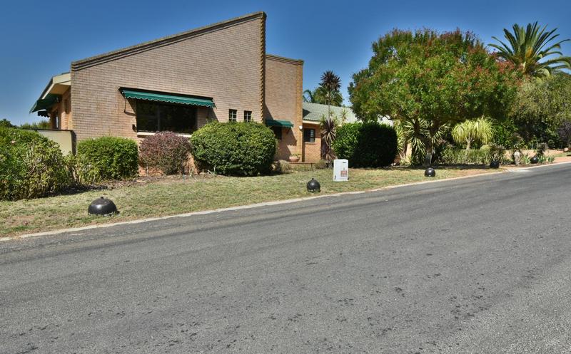 3 Bedroom Property for Sale in Vierlanden Western Cape